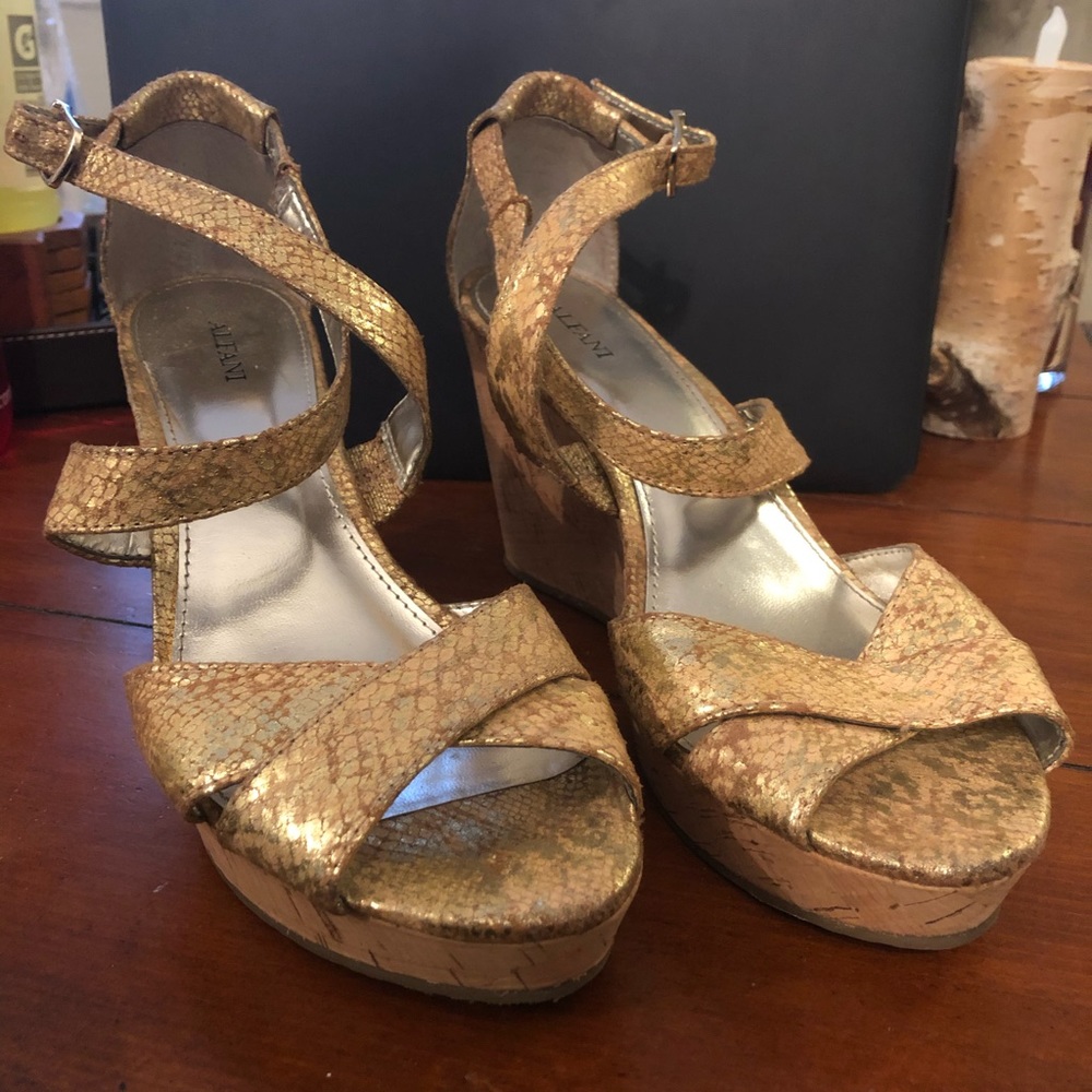 Alfani gold wedges